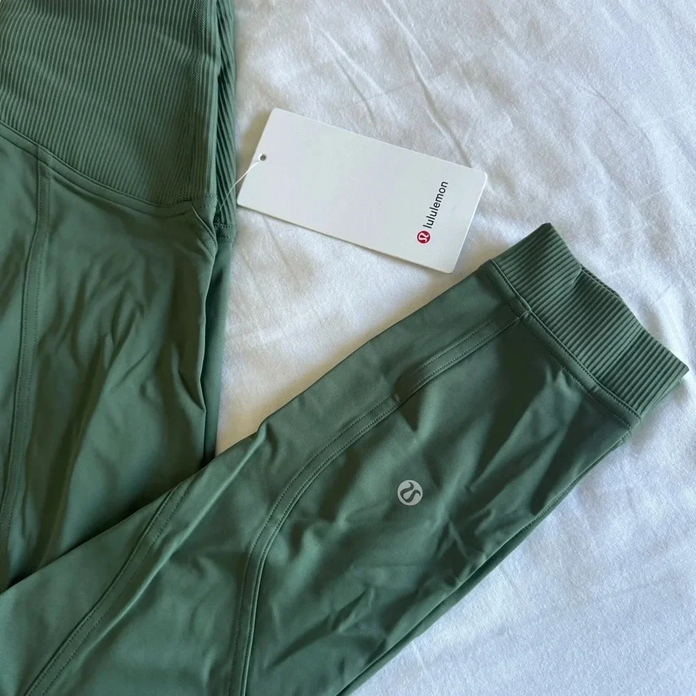 🆕💚 Lululemon Train Free HR Crop 23” Algae Green - Picture 5 of 7